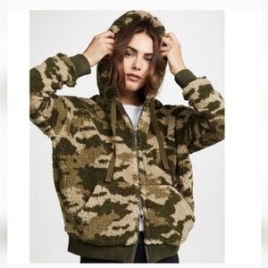 ATM Anthony Thomas Melillo Green Camo Sherpa Fleece Hooded Jacket Sz L NWOT